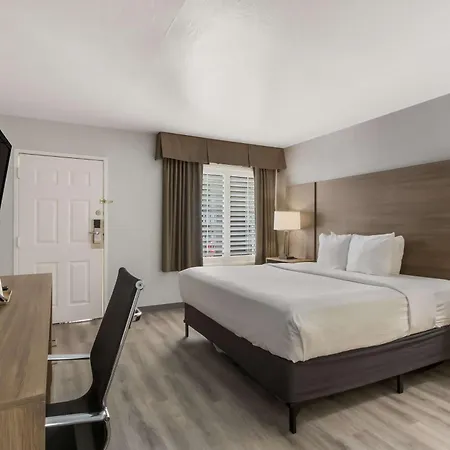 Surestay Plus Hotel By Best Western Tempe University