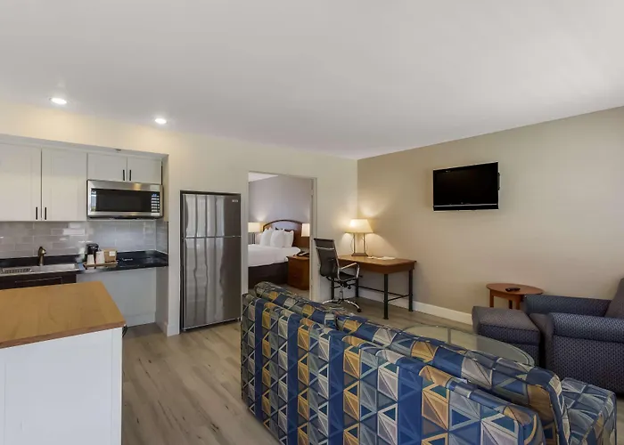Howard Johnson By Wyndham University/phoenix